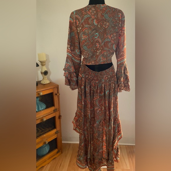 India Boutique Boho Bell Sleeve Front Tie Top and High Low Maxi Skirt Set. - Picture 2 of 8